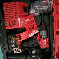  Milwaukee Impact Drill