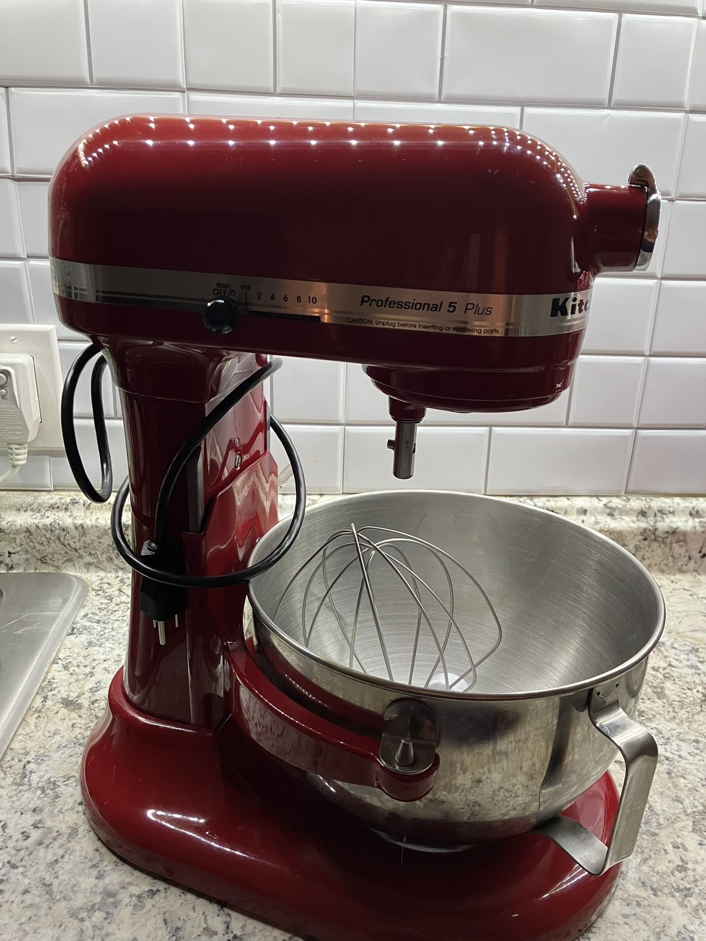 KitchenAid Professional 550 Plus-5.5 Quart Bowl Lift Stand Mixer for Sale  in Norfolk, VA - OfferUp