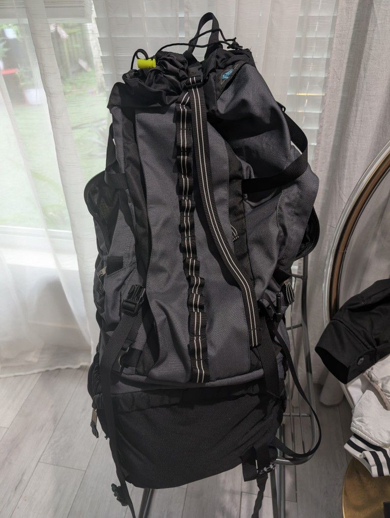 Lowe Alpine / Hiking/Camping Backpack 
