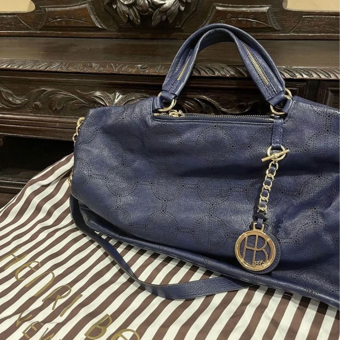 Henri Bendel Purse and Dust Bag for Sale in New Lenox IL OfferUp