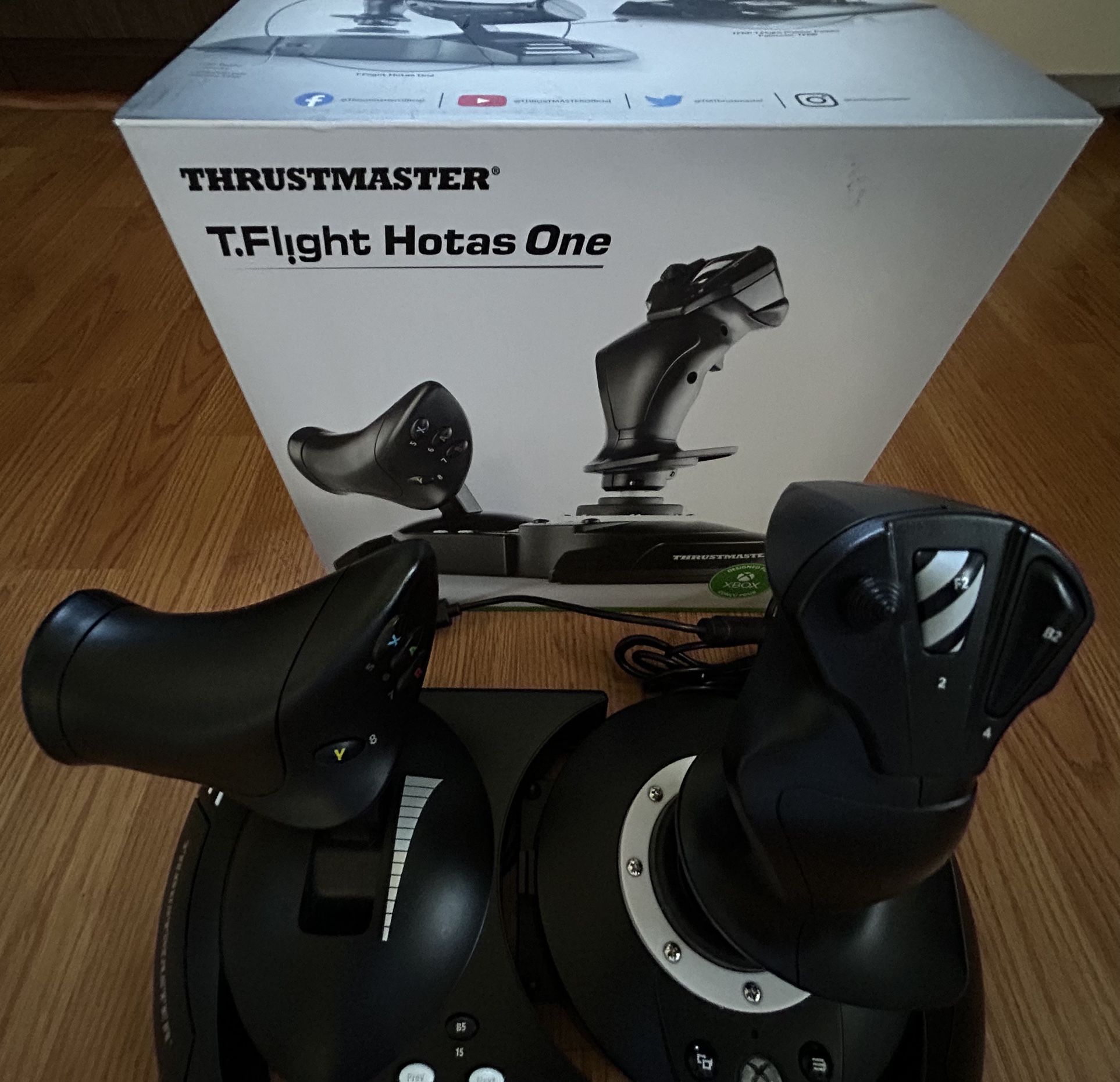Flight Sim Joystick Thrustmaster Hotas One (USB—PC/Xbox)
