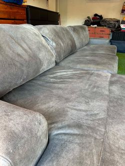 Selling a runner,4 stools and a brand new sofa