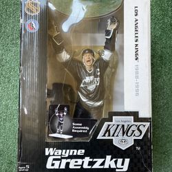 Limited Edition 2004 McFarlane NHL Wayne Gretzky #99 Los Angeles Kings 12 inch. 