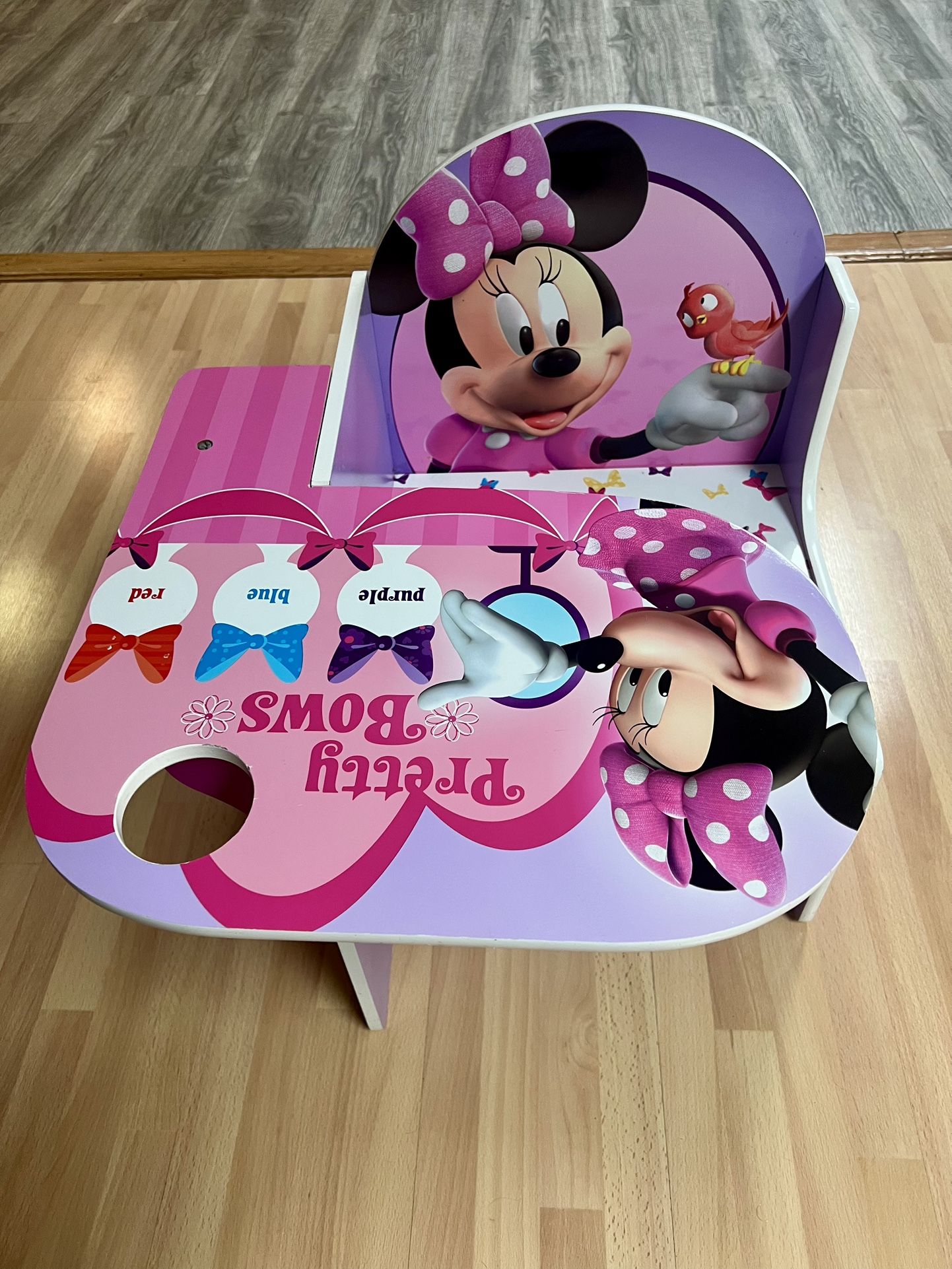 Disney Minnie Mouse Desk