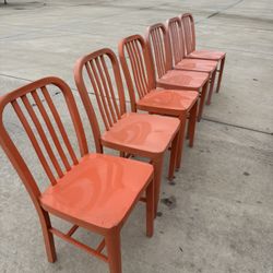 6 Metal Chairs Used  / 6 Sillas De Metal Usadas $25 Each. Ir 6x150/ 6 Por 150’o 25 Cada Una 