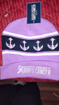 New purple Seattle Kraken Hockey beanie with tags