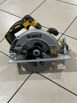New 20v Dewalt Brushless 7 1/4  Circular Saw Only
