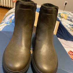 Army green women's boots
