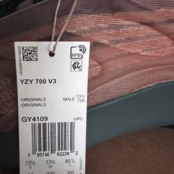 Brand New YEEZYS V3 Adult Size Copper Fade Size 13.5 MEN
