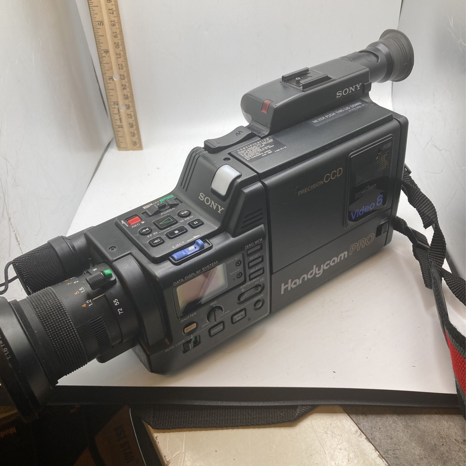 Sony Handy cam Pro Model CCD V9