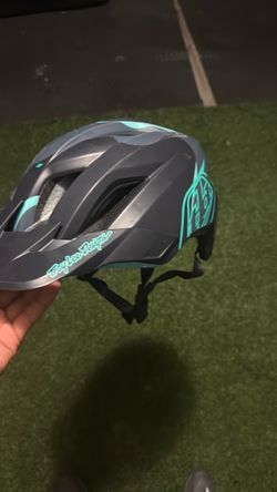 Troy lee designs Flowline helmet