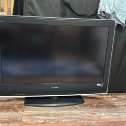 Sony 32” Bravia Television, HDMI Input For Apple Tv.