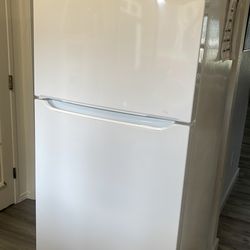 FRIGIDAIRE fridge