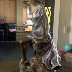 Woman Statue 
