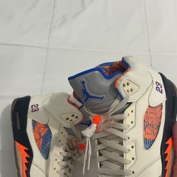 Air Jordan 5 Retro International’s size 10 (read description )