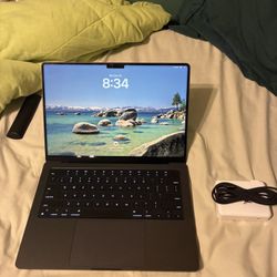 Apple 14” MacBook Pro M4 • 16GB RAM • PERFECT • Fast Charger