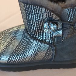 New In Box ...Ugg  Boots ... Size 9. 
