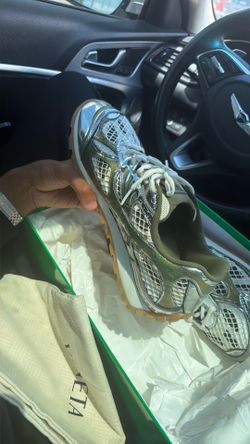 Bottega veneta orbit sneakers come with box and everything inside
