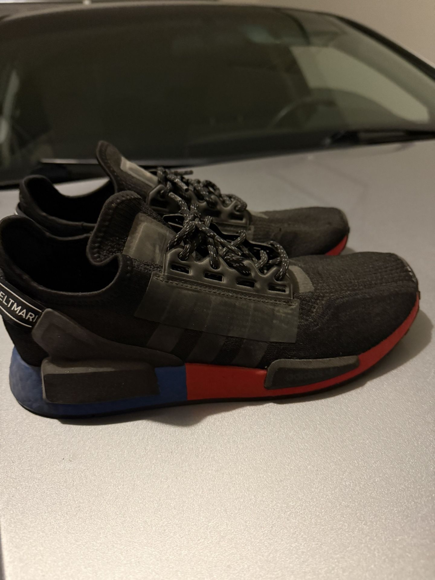 Adidas NMD V2 Core Black Carbon