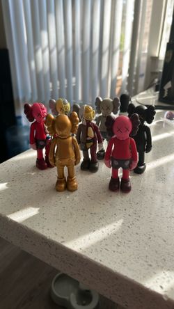 Kaws Figures 