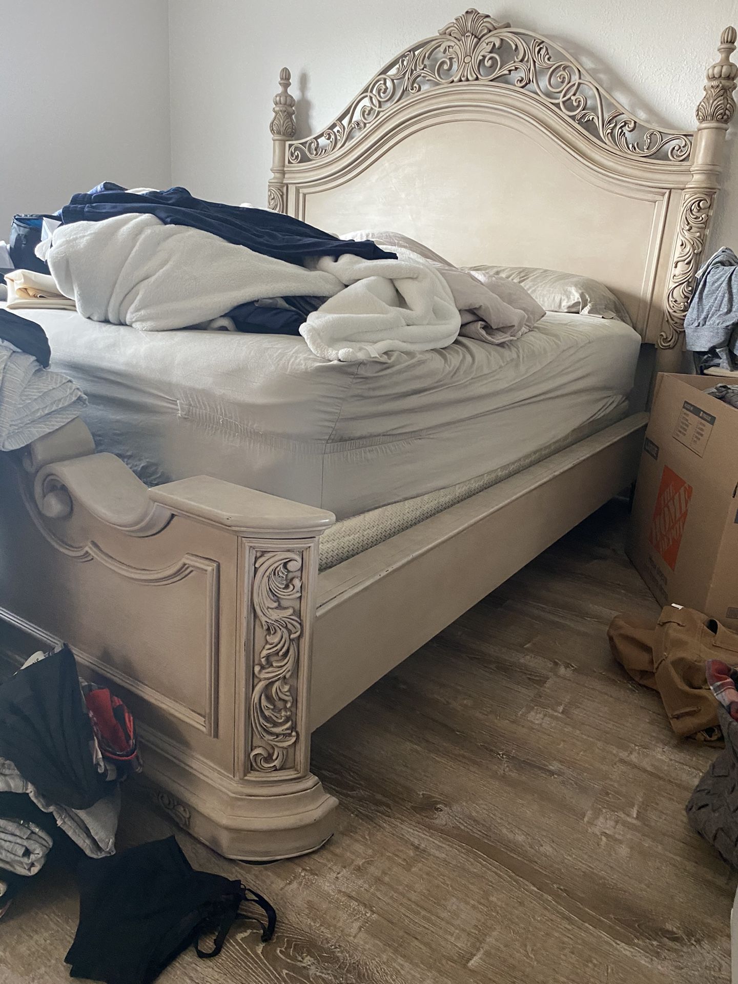 Cal King Mattress And Box Springs For Free.