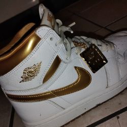 White & Gold Sneakers 