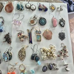 Jewelry/ Earrings 