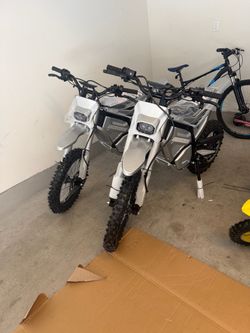 BRAND NEW Sykeruns X7 5500W Electric Dirt Bike 60V 60MPH E-Bike