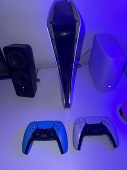 Ps5 digital & 2 controllers