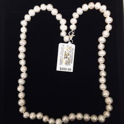 Give Your Sweetheart A Lovely Gift For Valentines Day  Lovely Pearls From Macey  Y