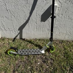 Neon Flash Stunt Scooter – Light-Up Wheels