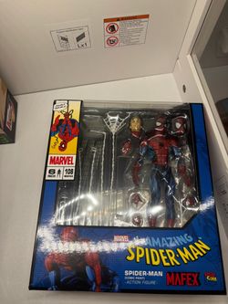 Mafex spider man new in box