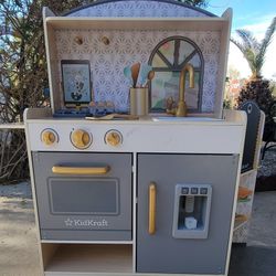 Kids Play Kitchen