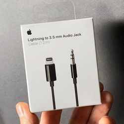 Lightining  To Aux 