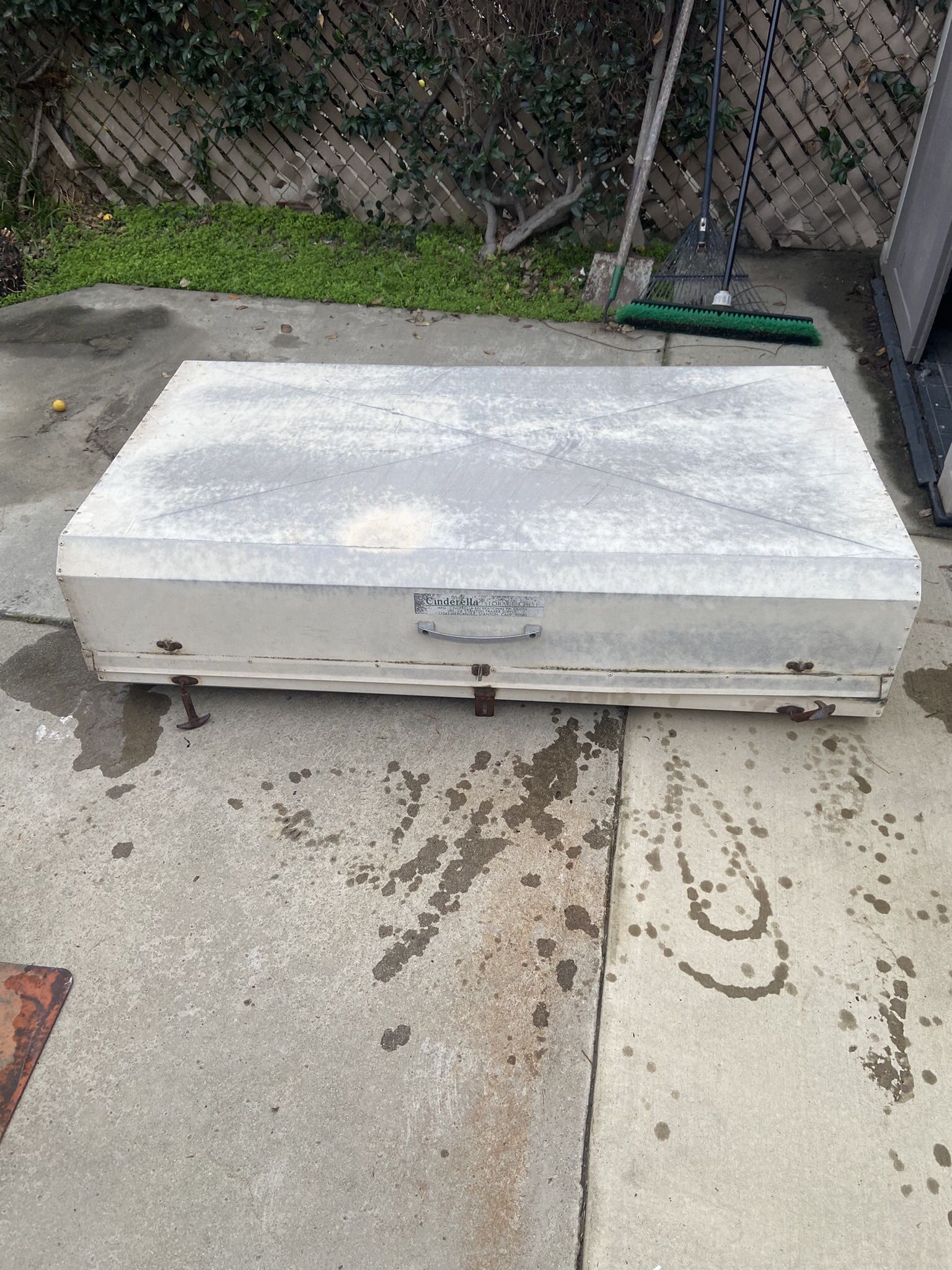 Aluminum RV Roof Storage Pod