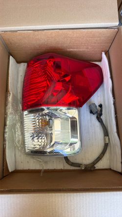 New OEM Toyota Tundra Left Driver Side Tail Light Assembly (2010–2013) – 81560-0C090