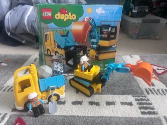 LEGO DUPLO Town Truck & Tracked Excavator