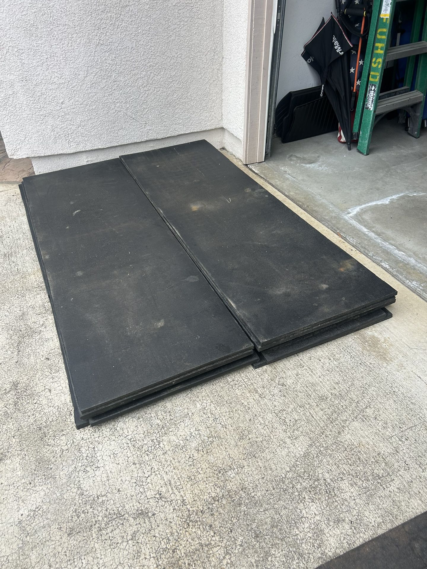 Rubber flooring mats