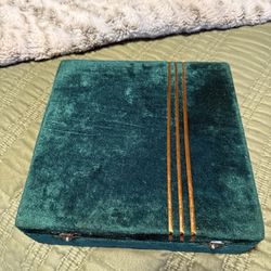 Small Green Chess Set