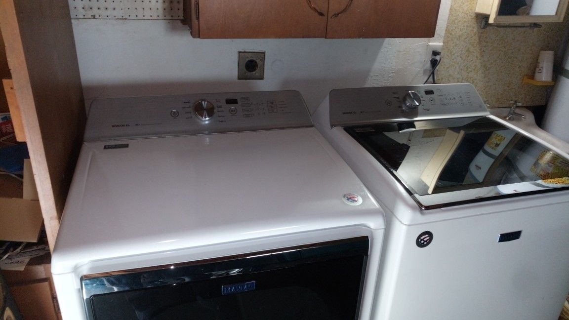 MAYTAG BRAVOS XL WASHER AND DRYER, PRISTINE