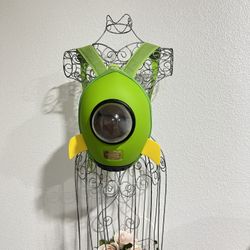 Rocket Kids Backpack Green color The window is battered