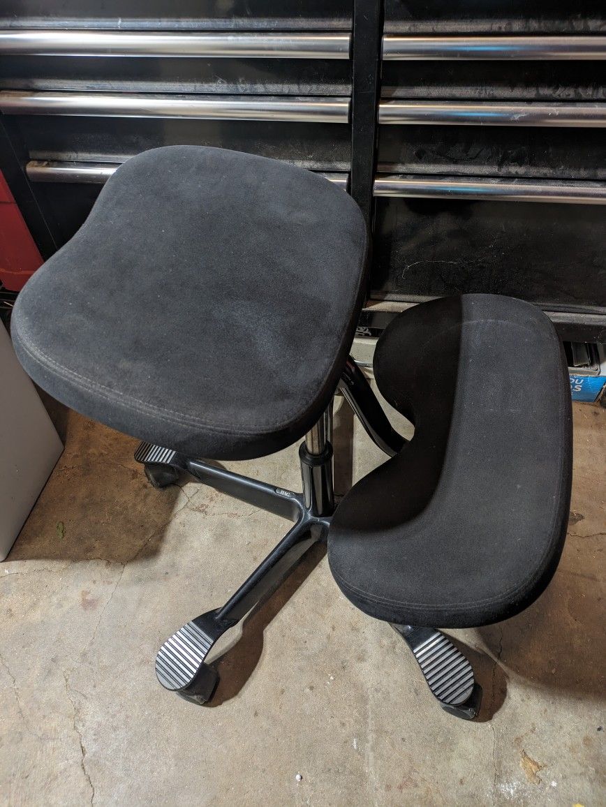 HAG H6035 Ergonomic Kneeling Office Chair Izzydesign Black