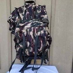 Extra Large Camouflage Backpack – Hunting, Hiking & Camping – Like New