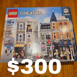 Lego Modular Assembly Square 10255