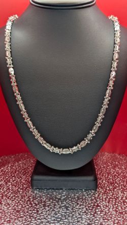 White Gold and Dia Chain VERY UNIQUE