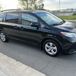 Toyota Sienna 2016