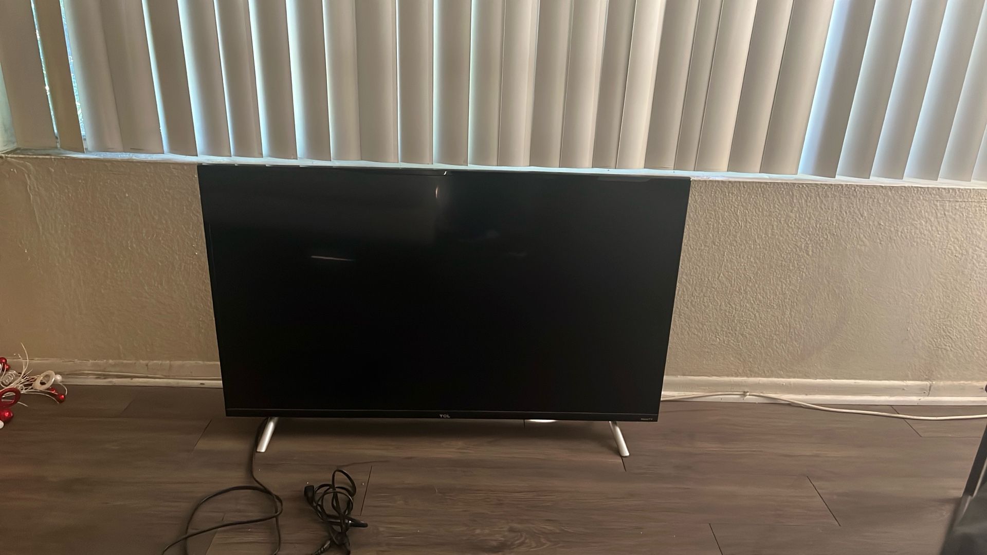 42” TCL 4k Smart TV