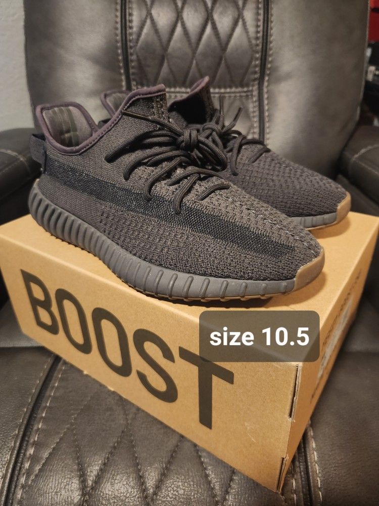 Yeezy cheap 350 10.5