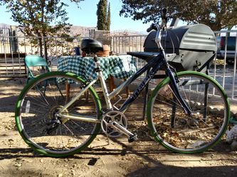 TREK Multitrack 7100 ALPHA Custom Aluminum