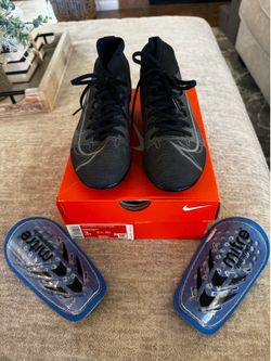 Nike Boys Soccer Shoes and Shin Guards Size 3Y